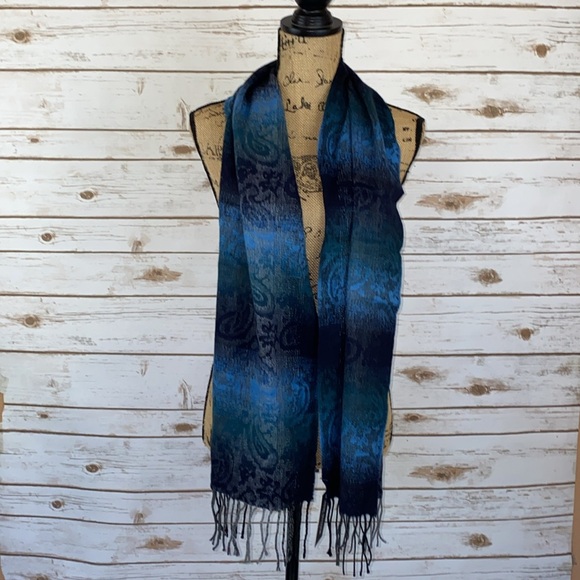 NWT Steve Madden Mid-Weight Ombré Paisley Muffler Scarf-Blue - Picture 2 of 6